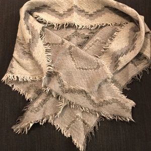 Aritzia Wilfred Triangle Scarf